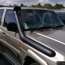 1998-1999 Mitsubishi Pajero Blister Fender NL Snorkel